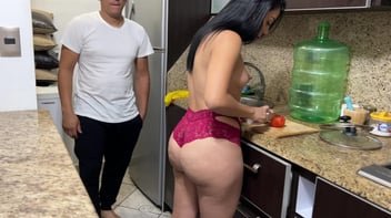 Grande enfermeira de mama exposta no vestiário online