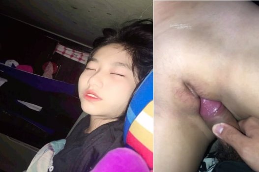 O bebê lascivo chupa o pau até as faíscas do esperma