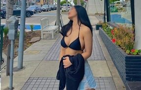 As meninas do ensino médio foram enganadas pelos homens para ir ao motel para fazer sexo