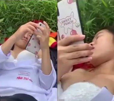 Tiktoker feminino gosta de mostrar seu corpo, gravando vídeos adultos