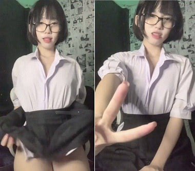 Fazendo sexo solo com brinquedos adultos