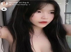 Đôi gò bồng đảo khổng lồ của Tú Linh khiến cô sướng đến rên la