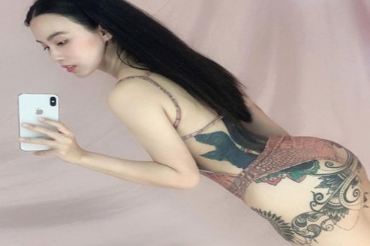 Vídeo Linh Miu faz sexo com seus dois irmãos